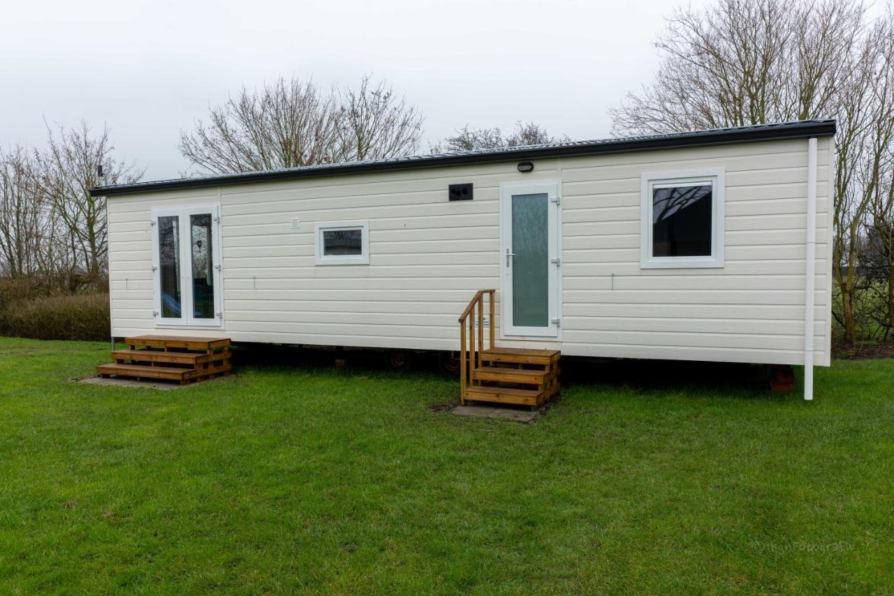 Chalets Op Minicamping Dorpszicht Gapinge المظهر الخارجي الصورة