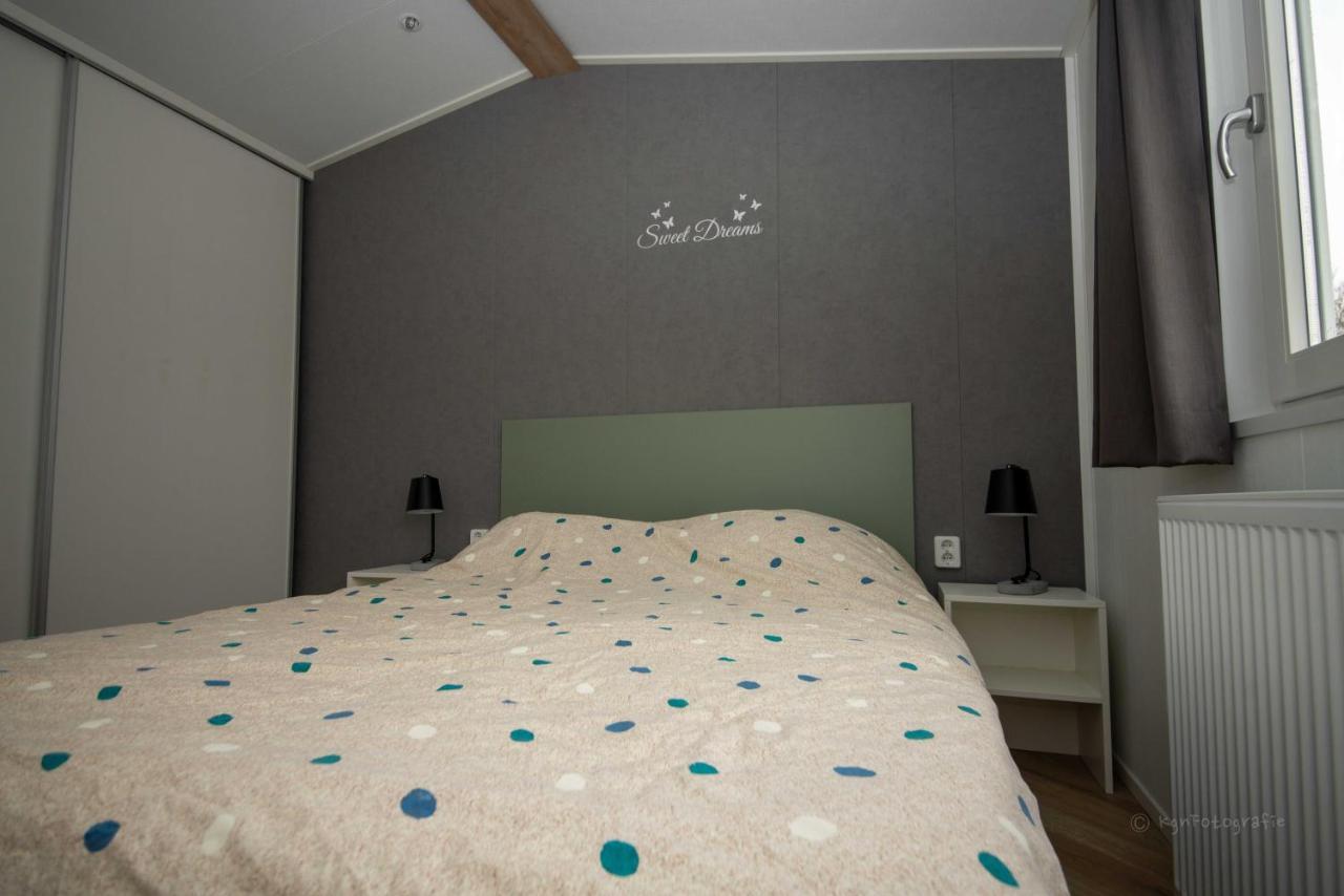 Chalets Op Minicamping Dorpszicht Gapinge المظهر الخارجي الصورة