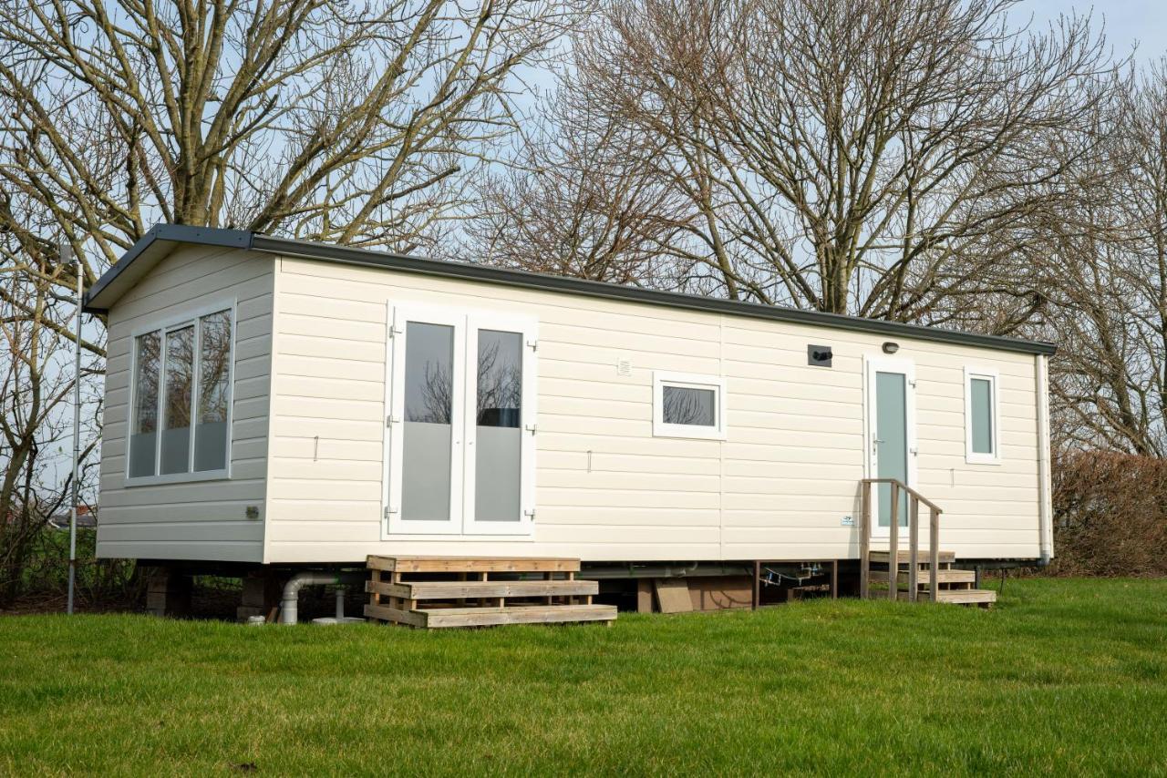 Chalets Op Minicamping Dorpszicht Gapinge المظهر الخارجي الصورة
