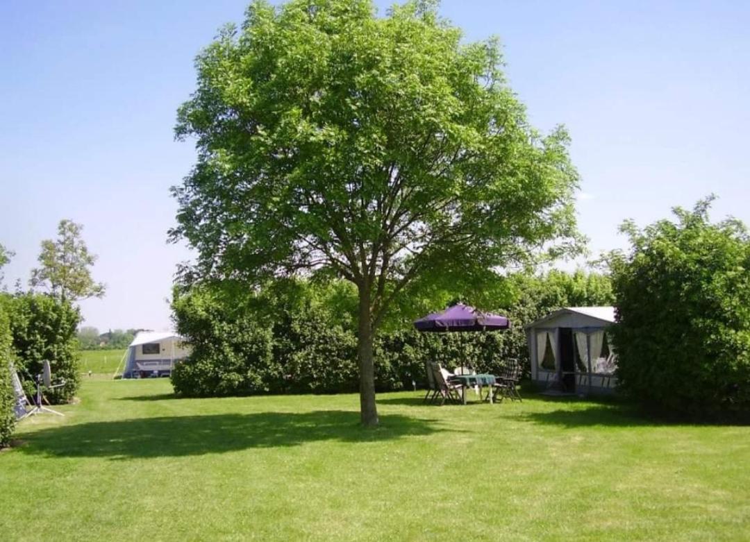 Chalets Op Minicamping Dorpszicht Gapinge المظهر الخارجي الصورة